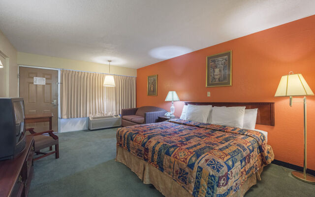 Rodeway Inn On The Parkway