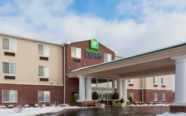 Holiday Inn Express & Suites Ashtabula-Geneva