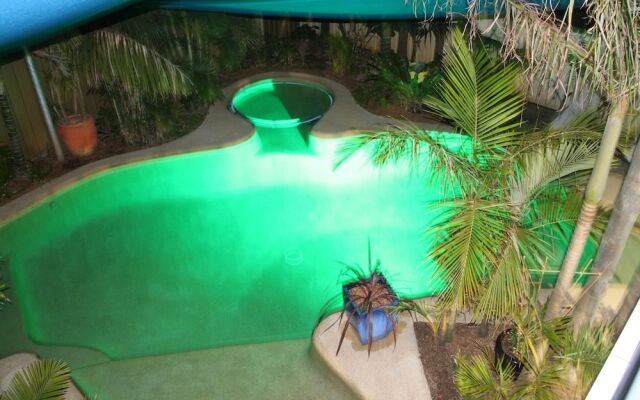 Salamander Beach Accommodation Adults Only