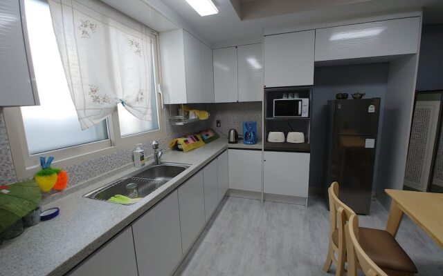 Friends Guesthouse - Hostel
