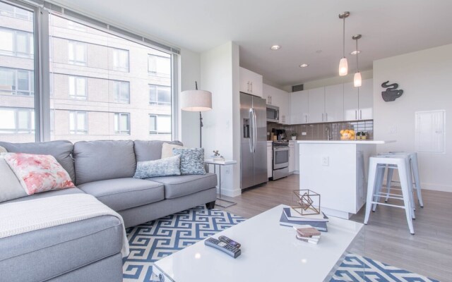 Sunny Lower Allston Suites by Sonder