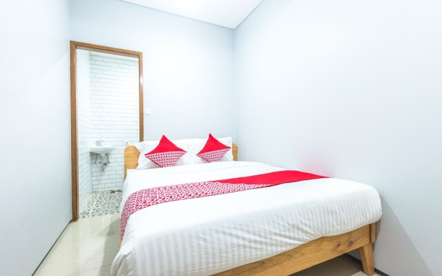 Moes Residence by OYO Rooms
