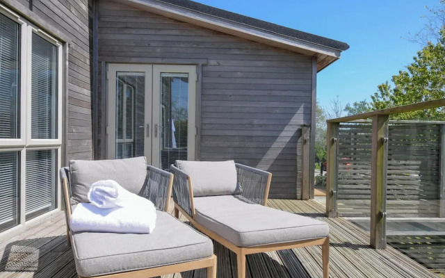 11 Meadow Retreat