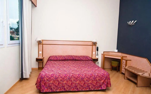 Tana Hotel