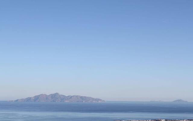 Hotel Thira