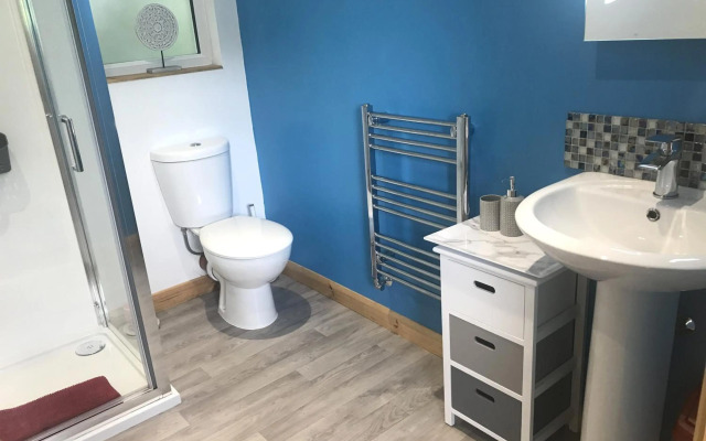 Kingfisher Glamping Cabin