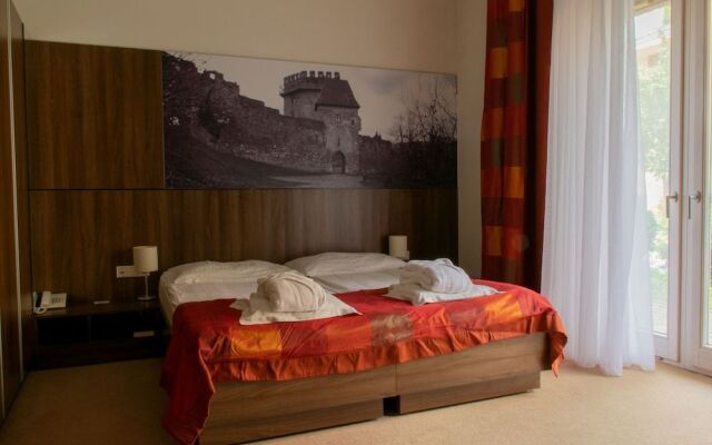 Royal Club Hotel