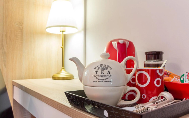 Top Center Apartment