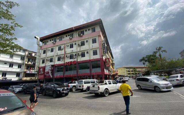 OYO 90739 Dung Fang Hotel