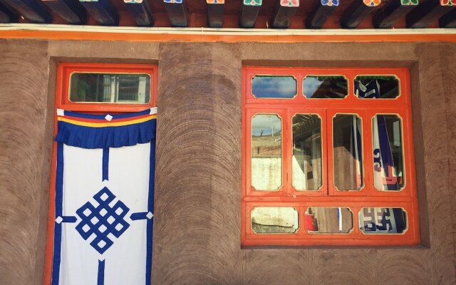 Yangkor Tibetan Homestay - Hostel