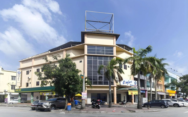 Super OYO 828 Comfort Hotel Shah Alam
