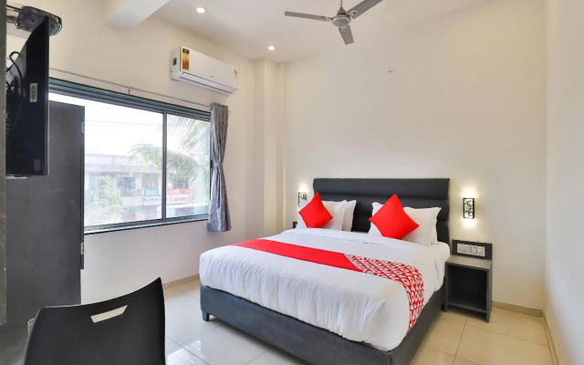 Oyo 23669 Nova Hotel New Crossroad