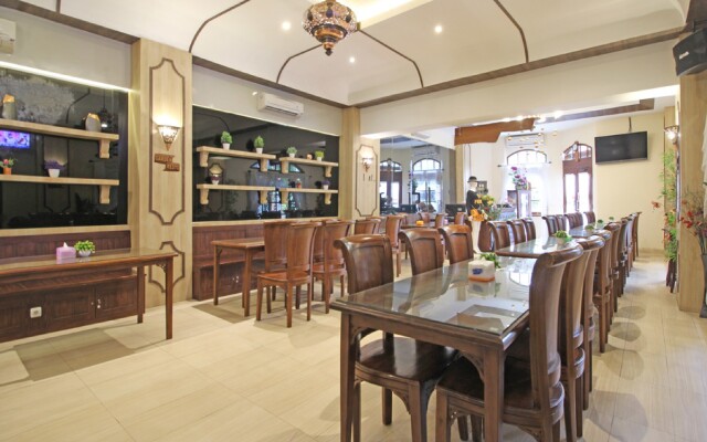 RedDoorz Premium @ The Garden Suites Solo