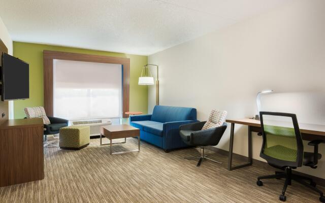 Holiday Inn Express Hotel & Suites Bentonville by IHG