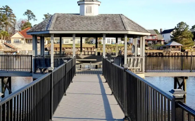 Waterway Views!