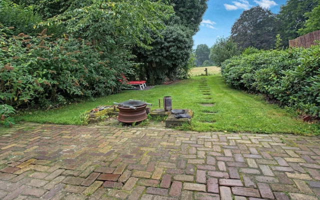 Picturesque Holiday Home in Oldenzaal with Hot Tub