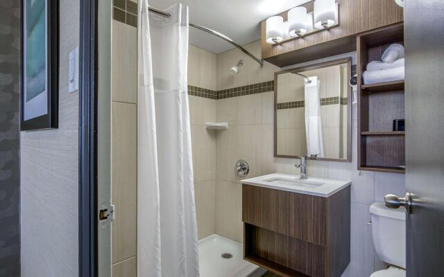 Clarion Hotel