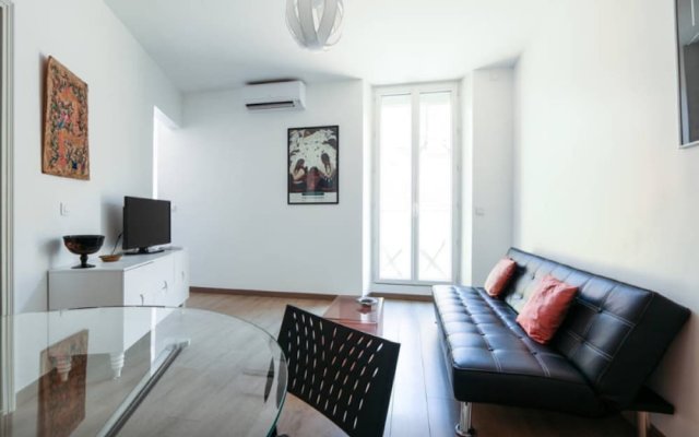 Sunny and Modern 1 Bedroom with Balcony