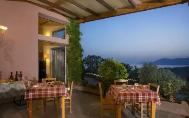 Heracles Guesthouse