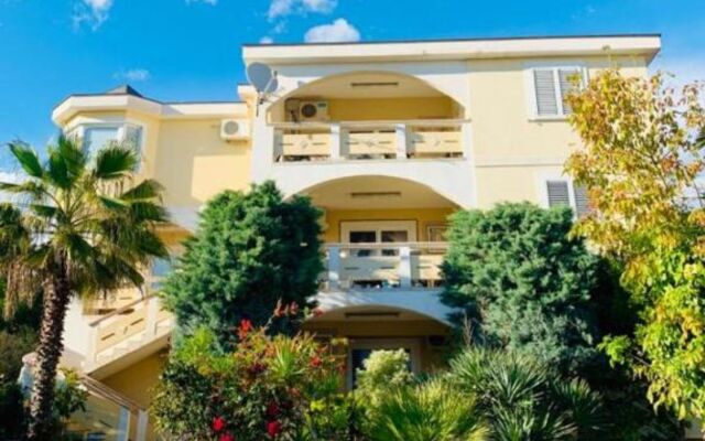 Pool Apartment Estrellas 3