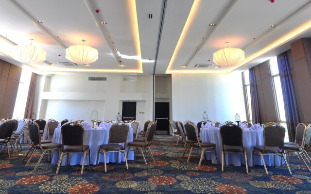 Home Crest Hotel