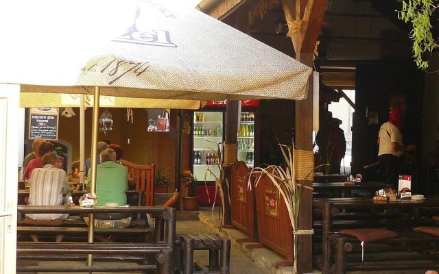 Country Saloon