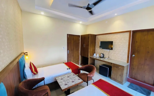 Goroomgo Singla Residency Kangra