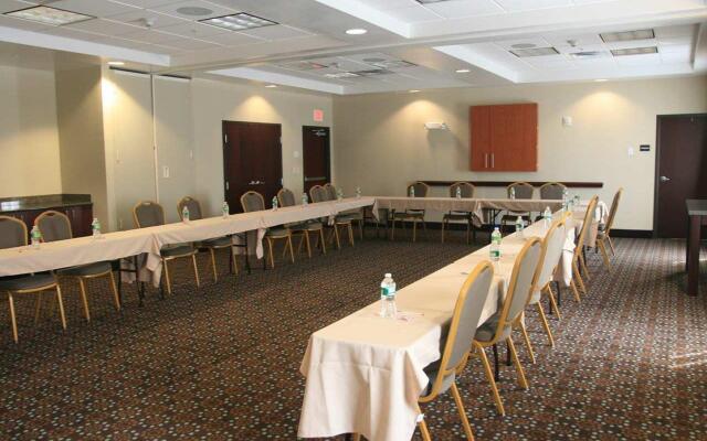 Hampton Inn & Suites Syracuse Dewitt
