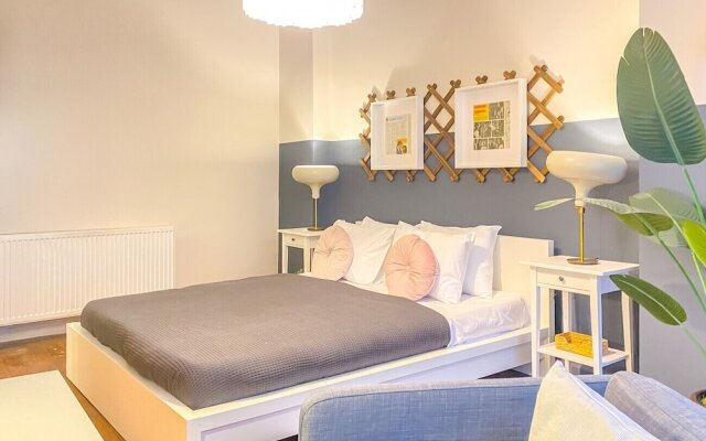 Sleek Flat Within Walking Distance to Pera Museum