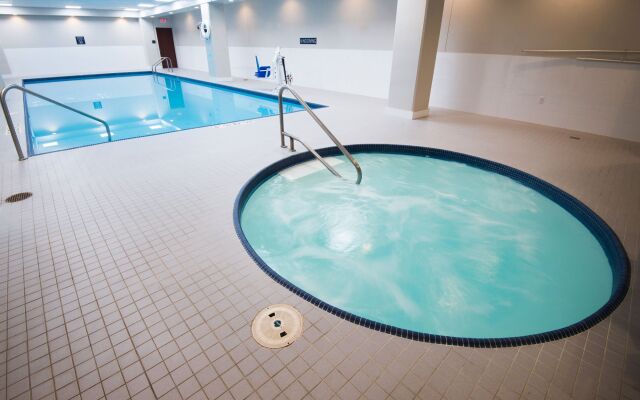 Crowne Plaza Cleveland at Playhouse Square by IHG
