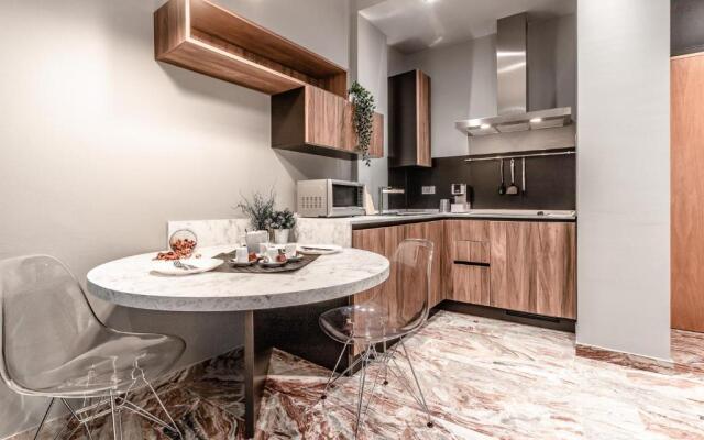 Ugo Bassi Apartments