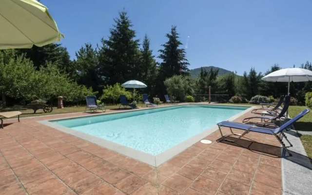 Villa Popiglio Comfortable Holiday Residence