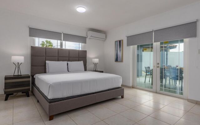 4BR 4BA Villa w Private Pool Eagle Palm Beach