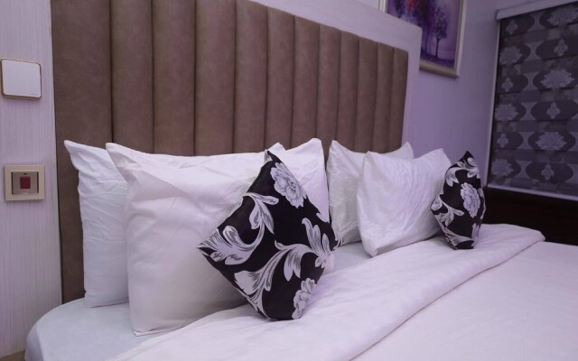 The Paradise Beach Resort and Apartment