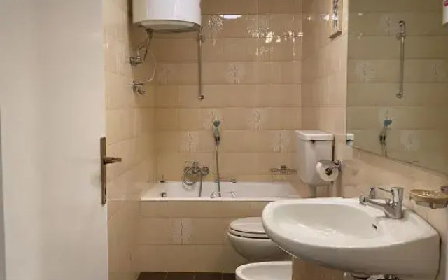 Cozy Apartment in a Historic Villa