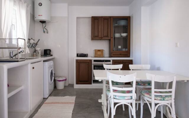 Kyon Beach Suites Kythnos