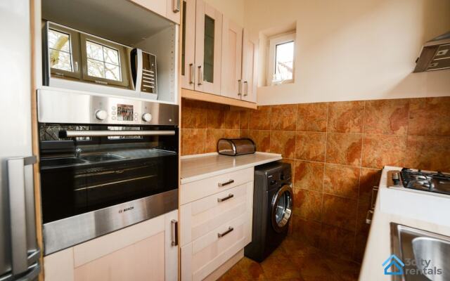 Sopot Central Apartment with parking