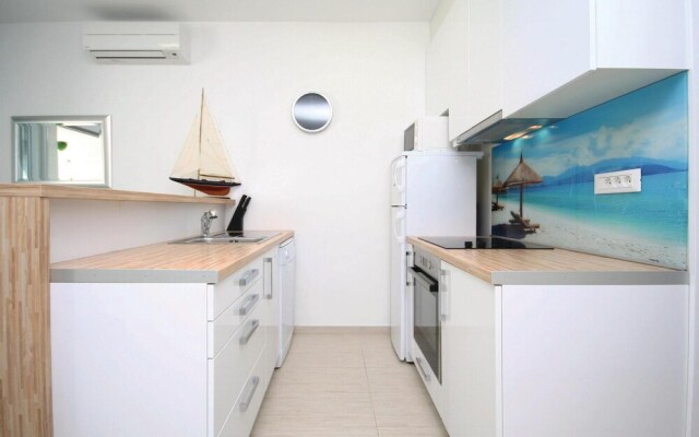 Nice Home in Grebastica With Wifi and 2 Bedrooms