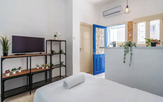 Simba Studio in Larnaca & Terrace