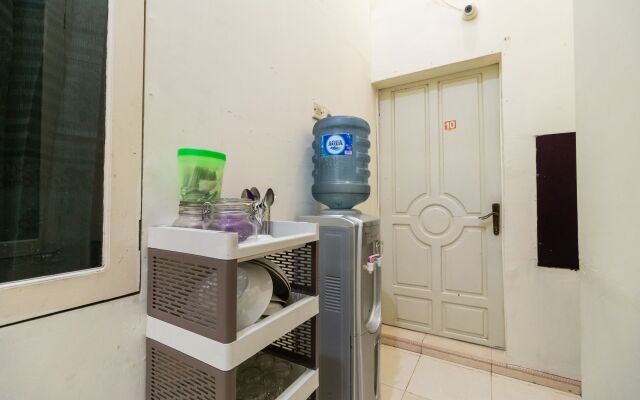 RedDoorz Syariah near Pasar Aur Kuning