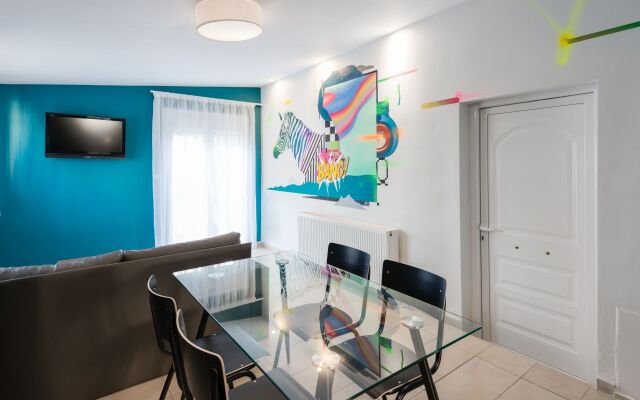 Colors Rooms & Apartments