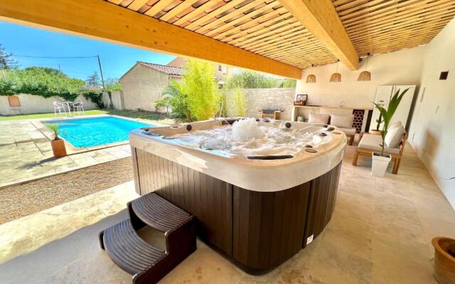 Studio avec jacuzzi et piscine