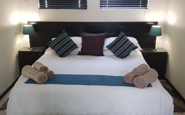 360 Eastwoods Guesthouse