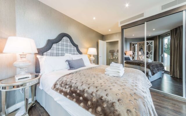 Kew Eye Apartments Kew
