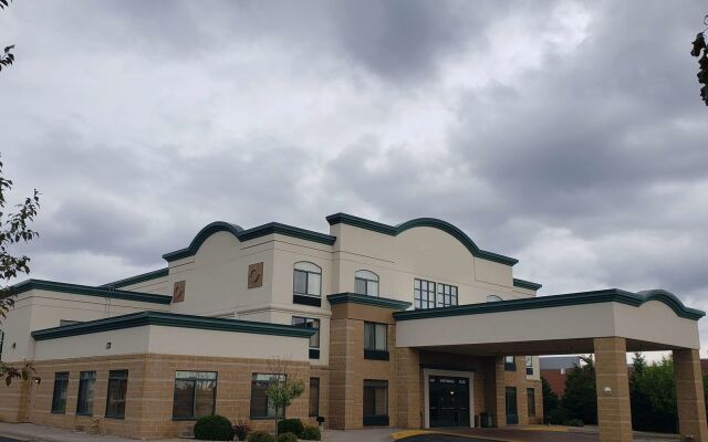 Coon Rapids North Metro Hotel to Norwood Inn & Suites
