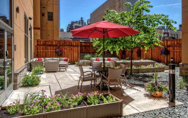 Hampton Inn & Suites Minneapolis / Downtown