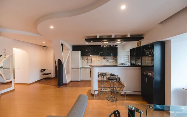 Nicopole Apartment