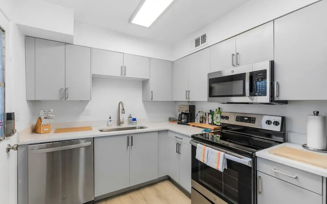 Citrus Blossom 1BR Condo with Pool