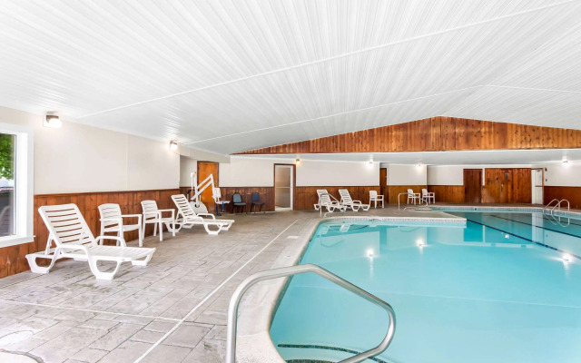 Rodeway Inn Gorham Riverside