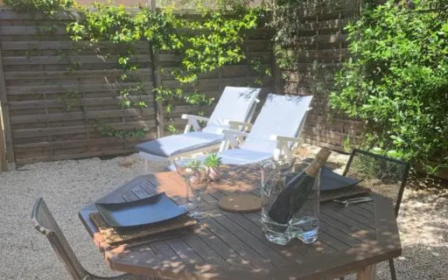 JOLI STUDIO INDEPENDANT 20m² AVEC JARDIN